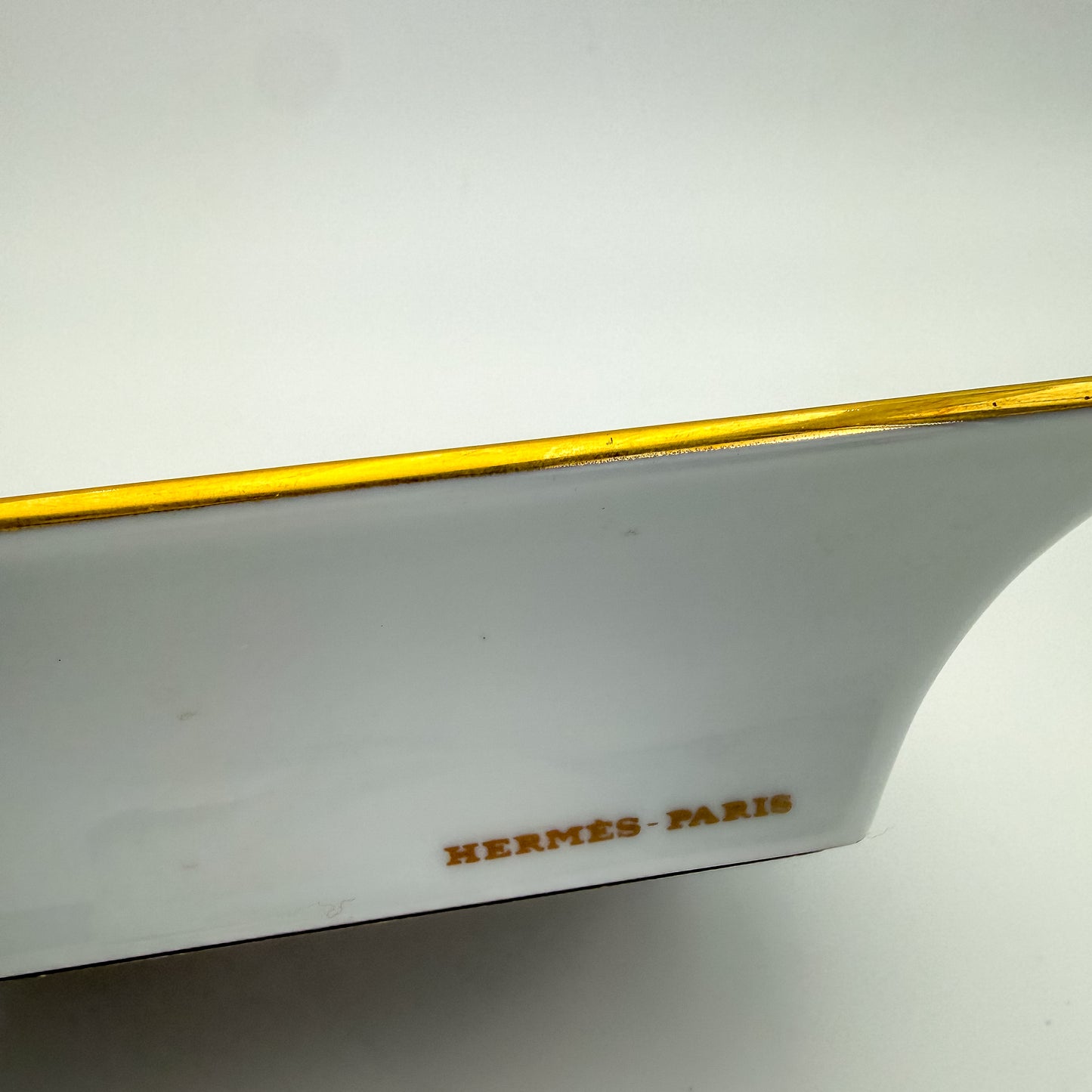 Hermès Flowers Seashells Print Ashtray Change Tray Porcelain Gold