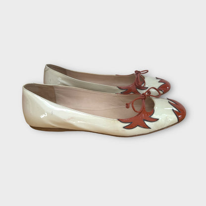 Bottega Veneta Off White Patent Flats - Size 37