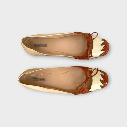 Bottega Veneta Off White Patent Flats - Size 37