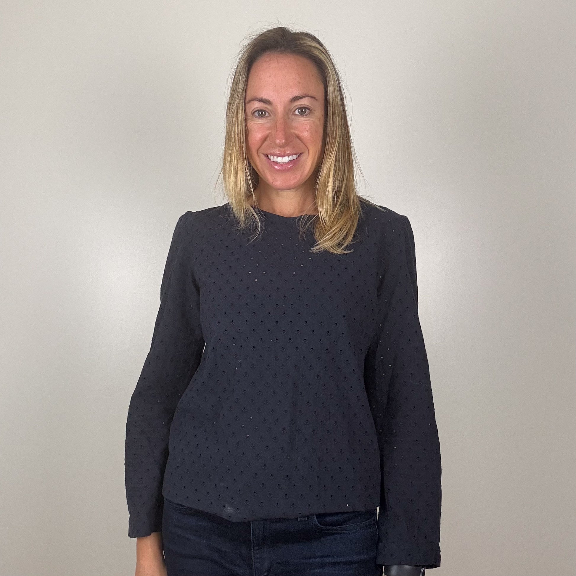 APC-Cotton-Eyelet-Blouse-Preloved-Luxury-London-Front3