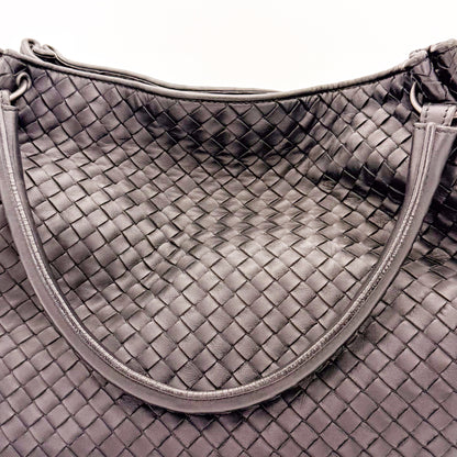 BottegaVeneta-Intrecciato-Parachute-Preloved-Luxury-Handbag-London-Closeup