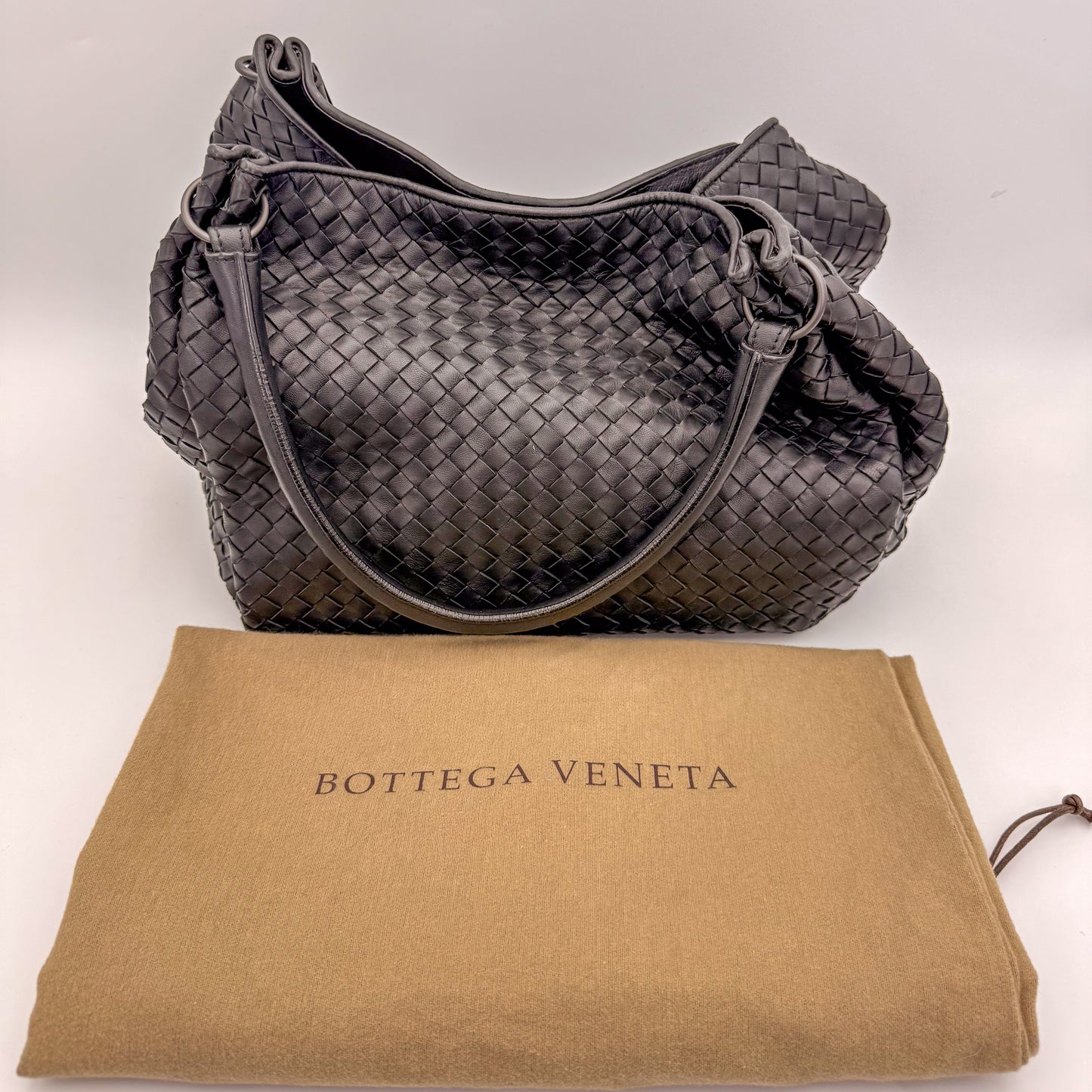 BottegaVeneta-Intrecciato-Parachute-Preloved-Luxury-Handbag-London-Dutsbag