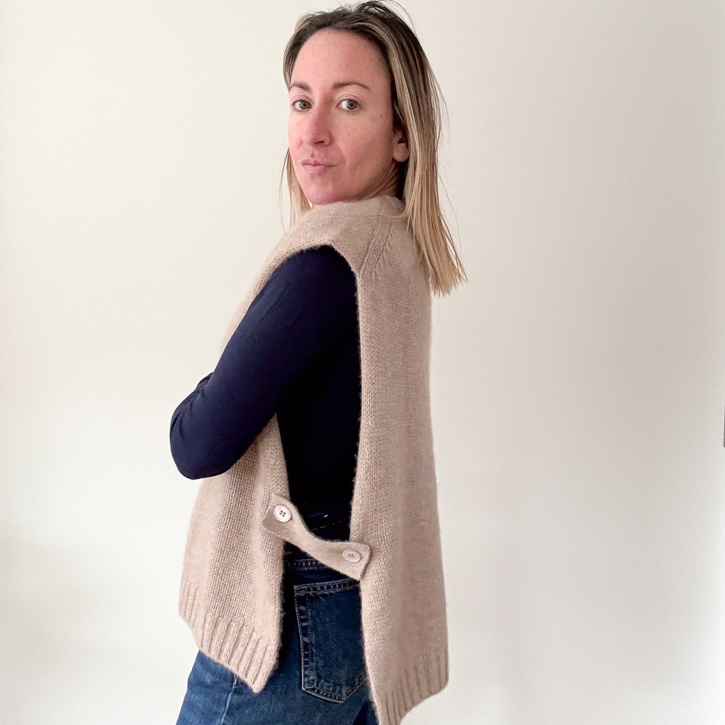 Estheme Cachemire Beige Cashmere Knit Slipover - Size L