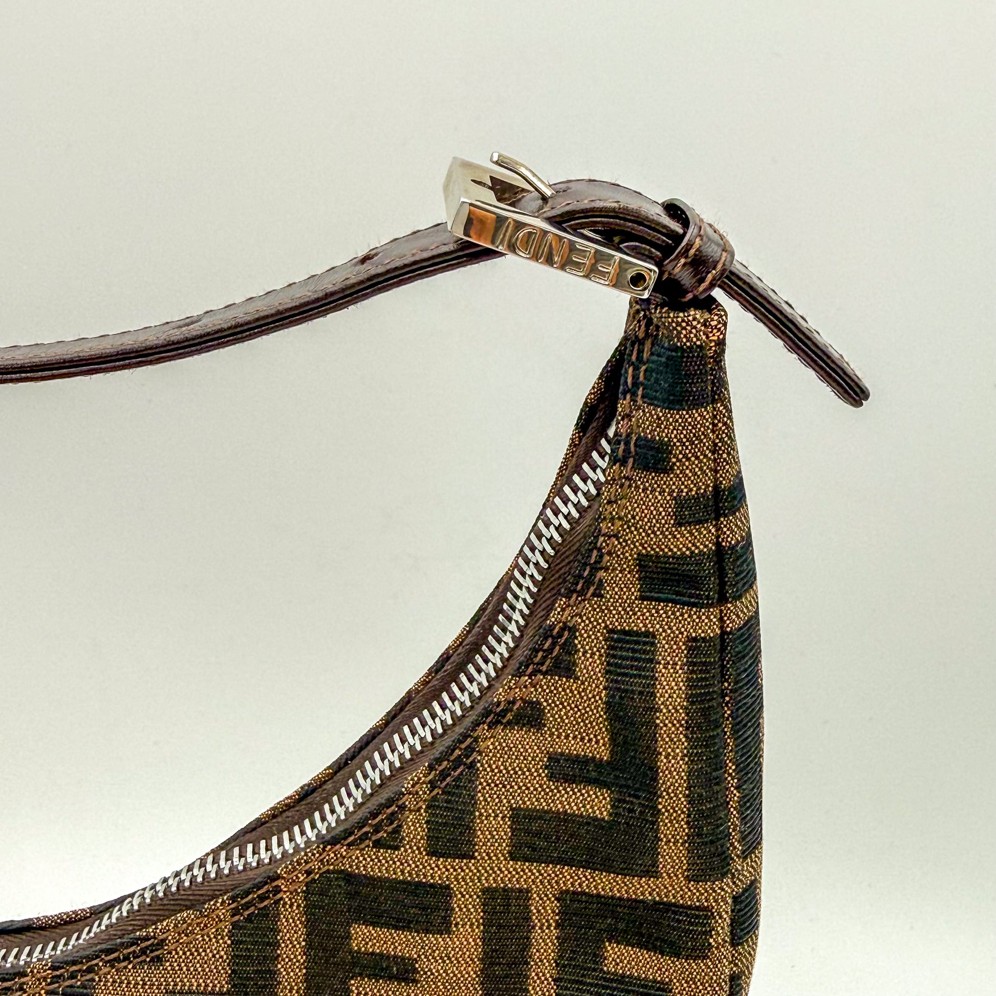 Fendi-Half-Moon-Baguette-Preloved-Luxury-London-Detail1
