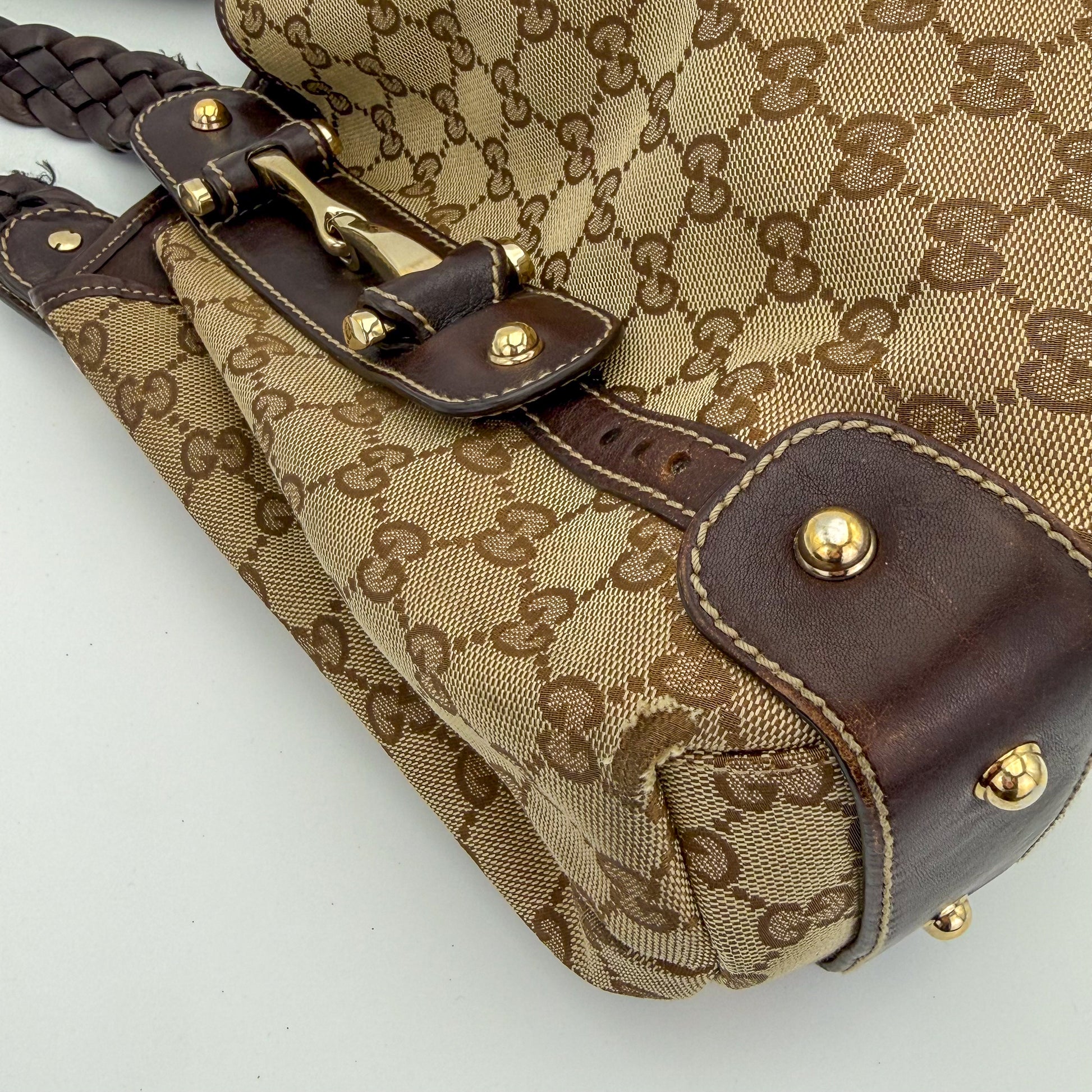 Gucci-Hobo-Horsebit-Bag-Preloved-Luxury-Handbag-London-Detail1