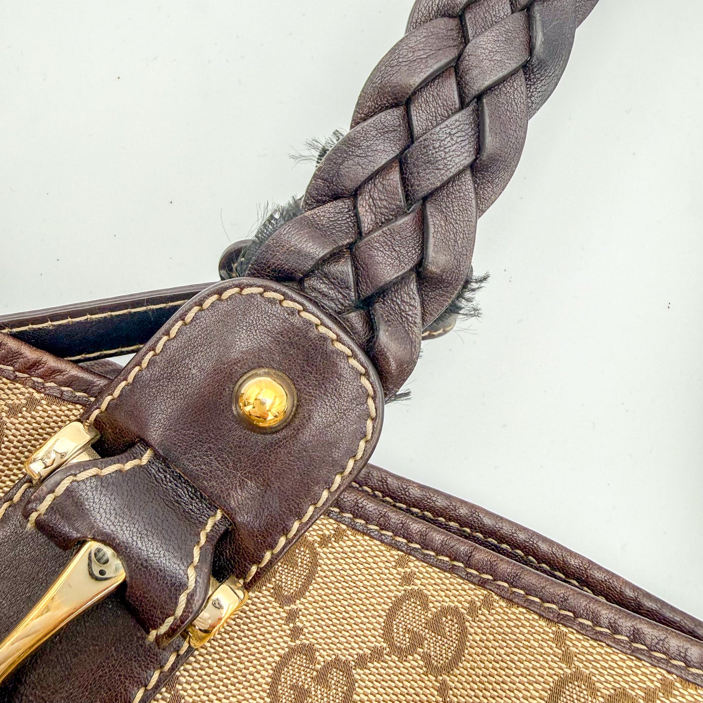 Gucci-Hobo-Horsebit-Bag-Preloved-Luxury-Handbag-London-Detail2