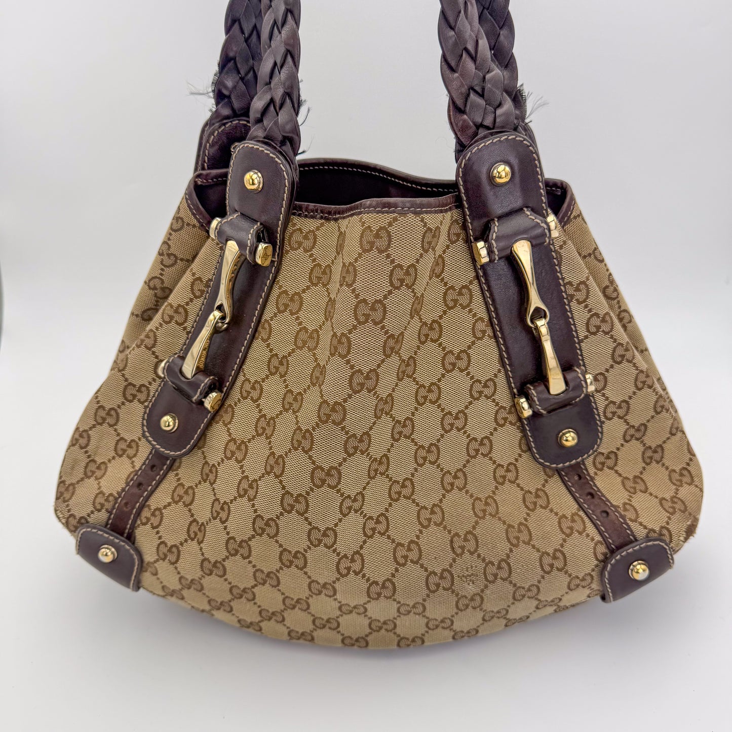 ucci-Hobo-Horsebit-Bag-Preloved-Luxury-Handbag-London-Front