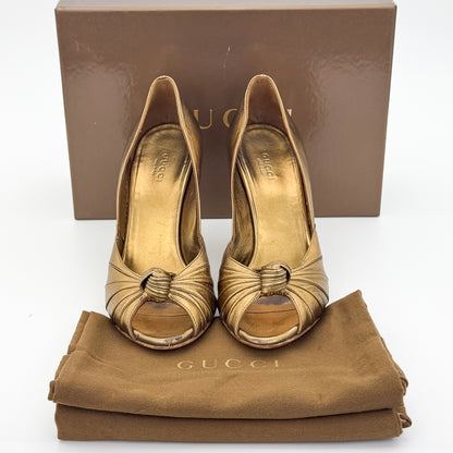 Good Gucci Leather Knotted Sandal - Size 37.5