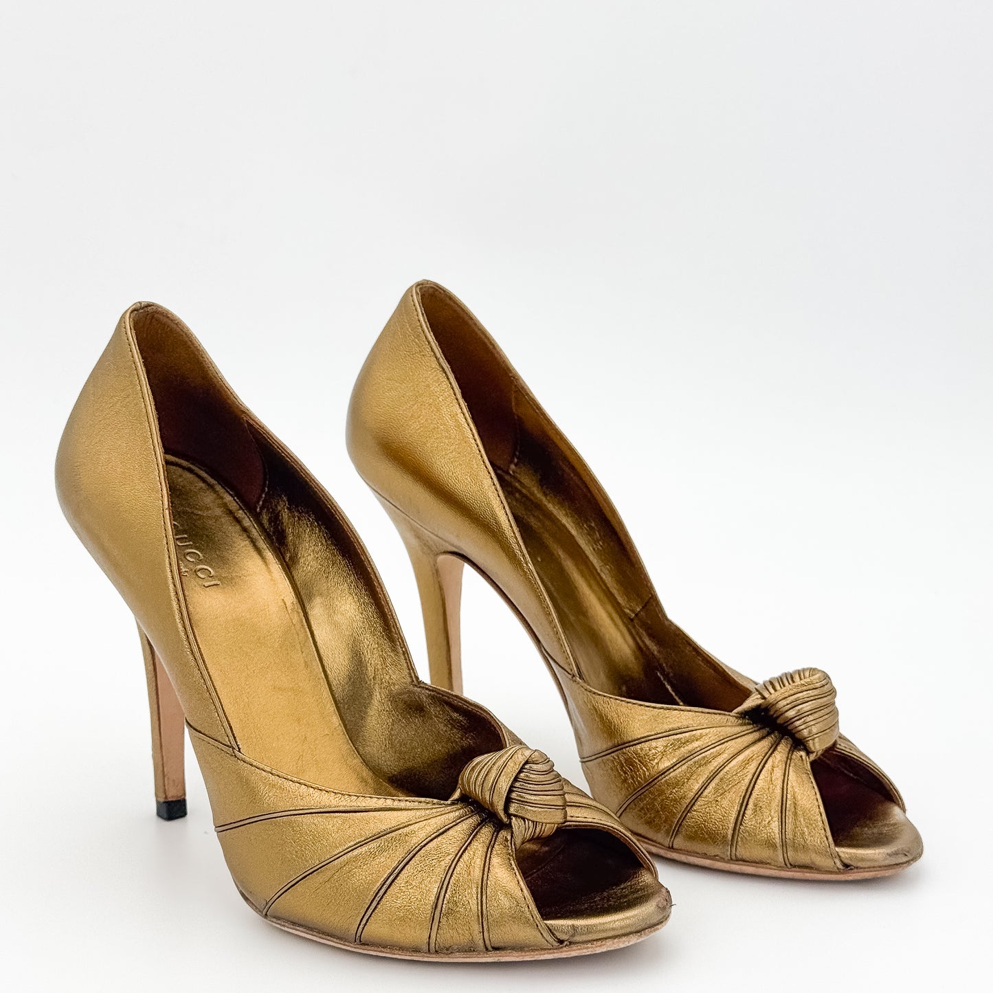 Good Gucci Leather Knotted Sandal - Size 37.5