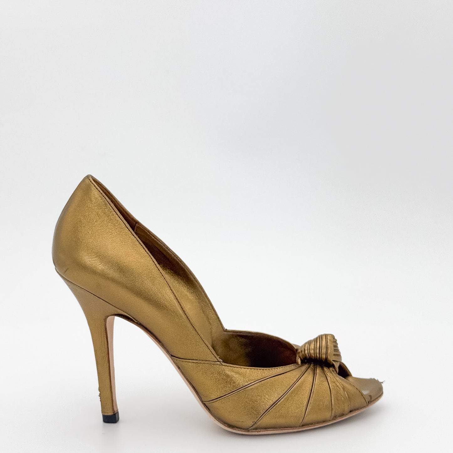 Good Gucci Leather Knotted Sandal - Size 37.5