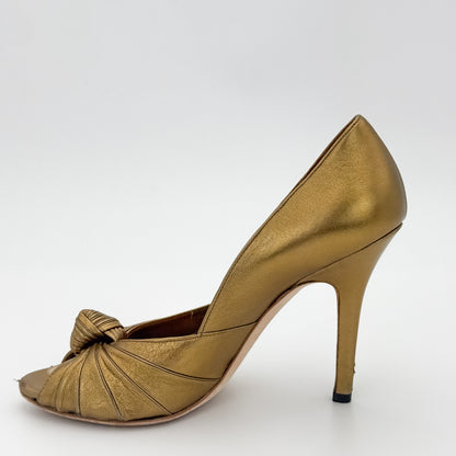 Good Gucci Leather Knotted Sandal - Size 37.5