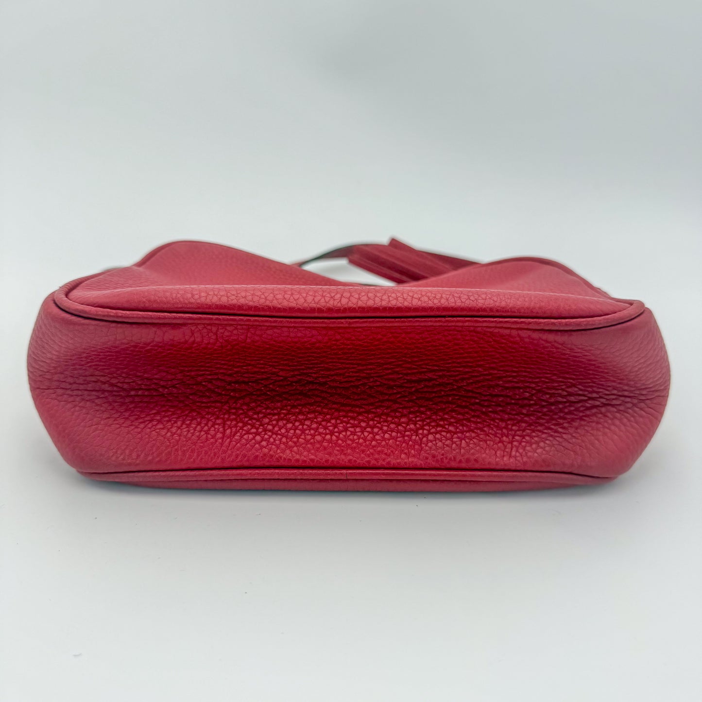 Gucci-Soho-Disco-Handbag-Preloved-Luxury-London-Bottom