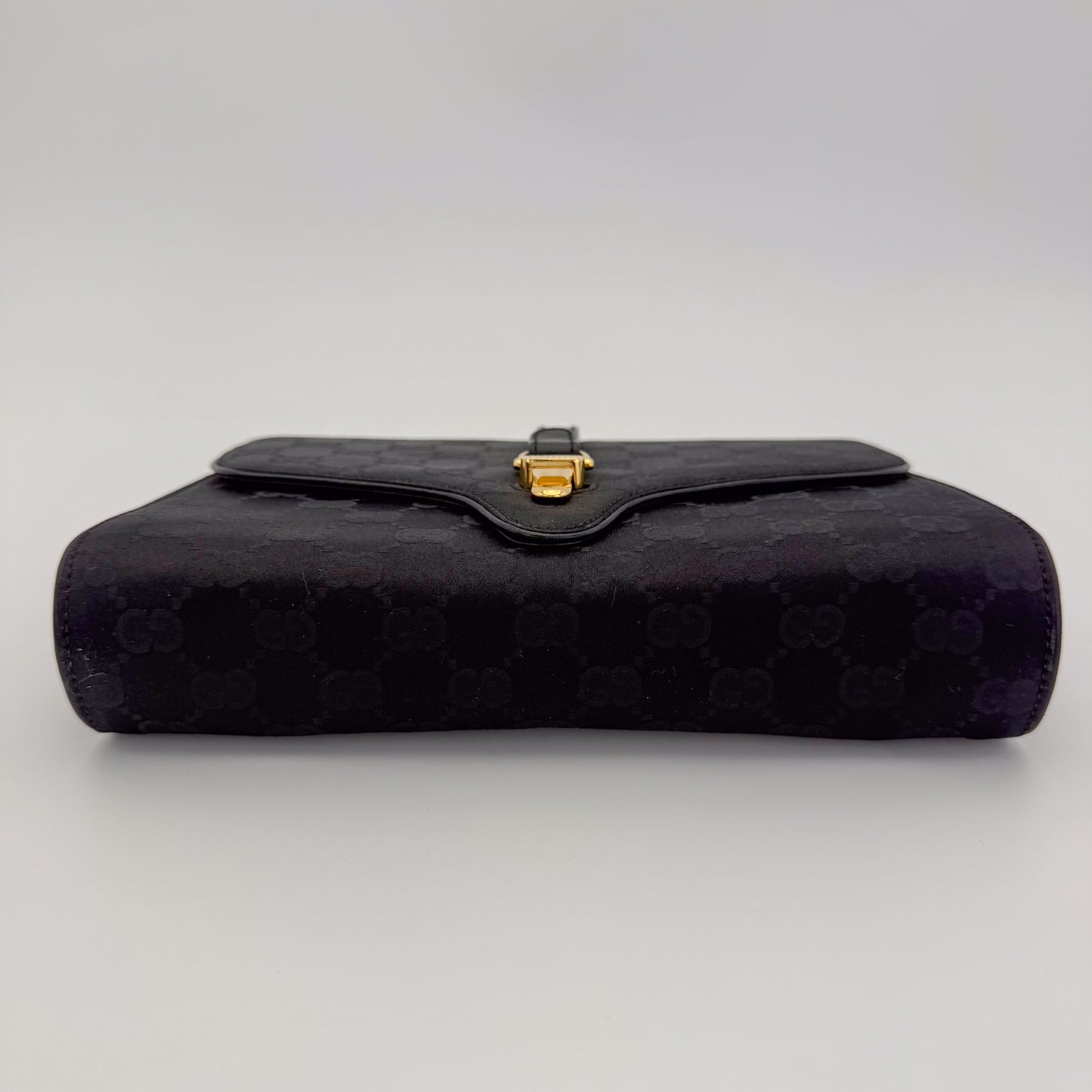 Gucci-Vintage-Statin-Jacquard-Preloved-Luxury-Handbag-London-Bottom.