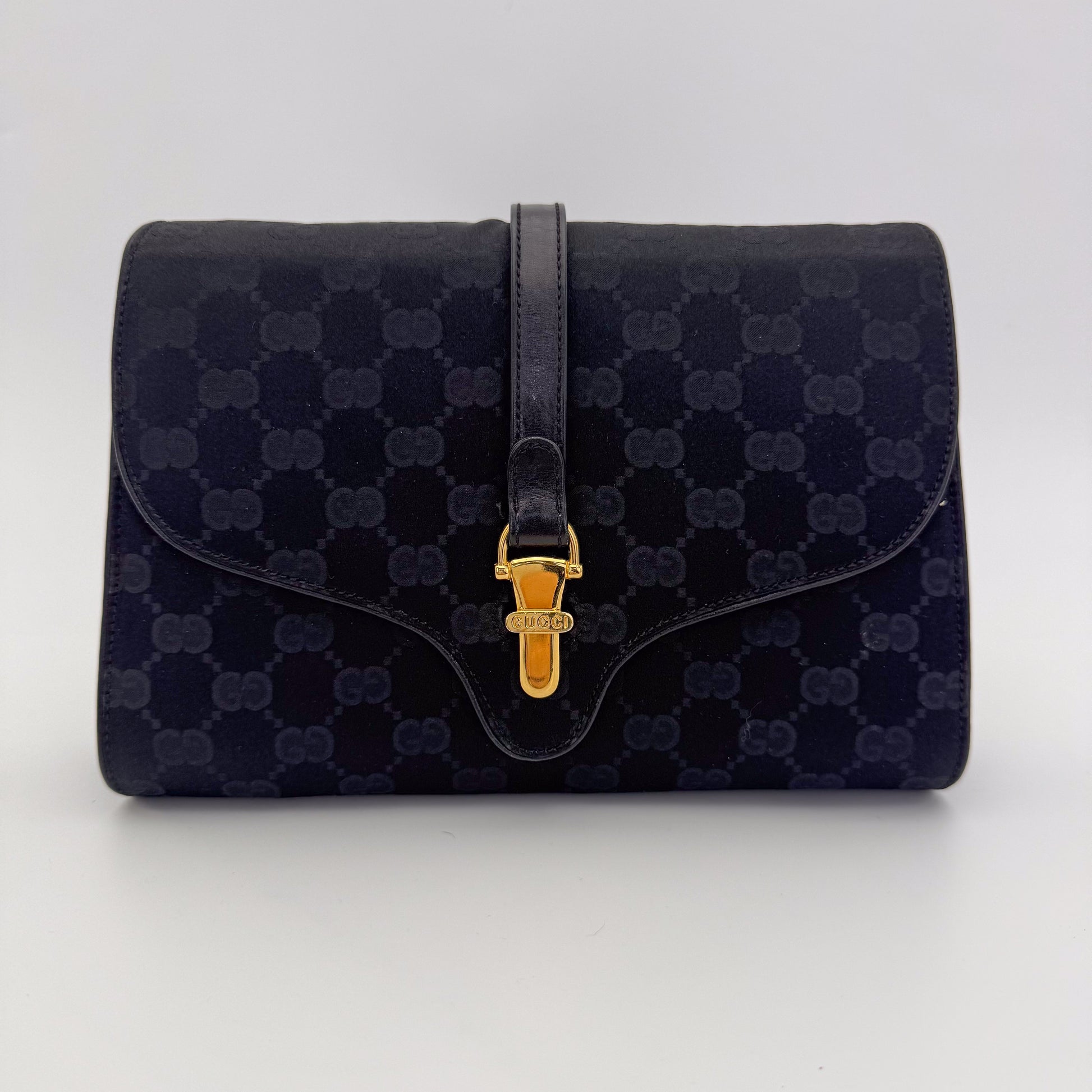 Gucci-Vintage-Statin-Jacquard-Preloved-Luxury-Handbag-London-Front1.