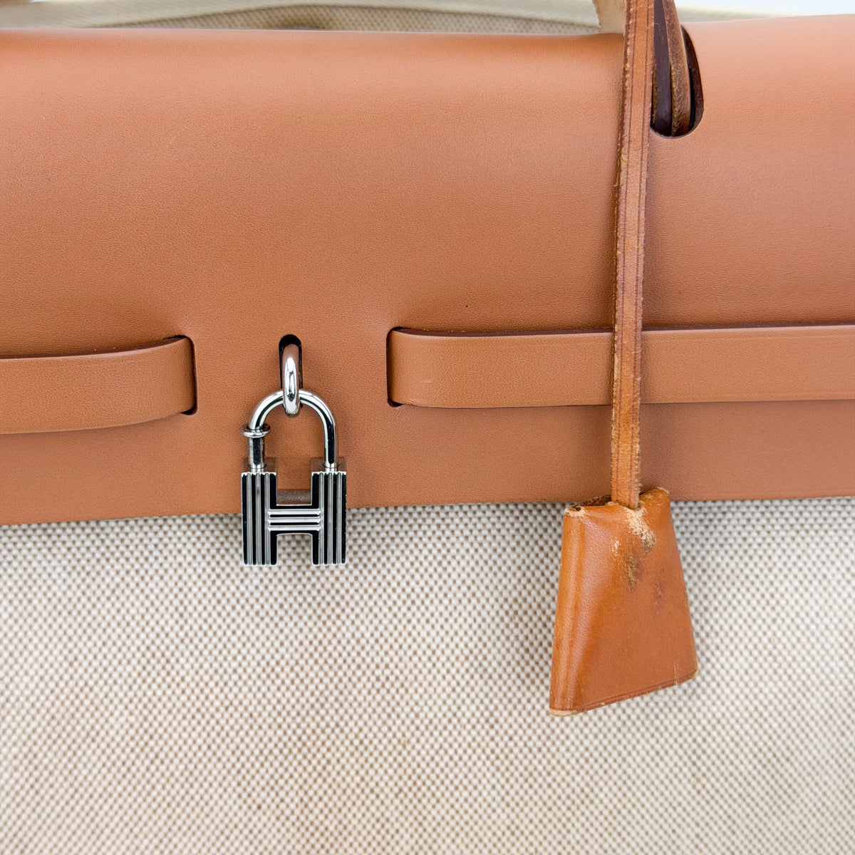Hermès Écru Toile H & Natural Vache Hunter Herbag Messenger 39 (RRP £3,400) | Authentic Preloved