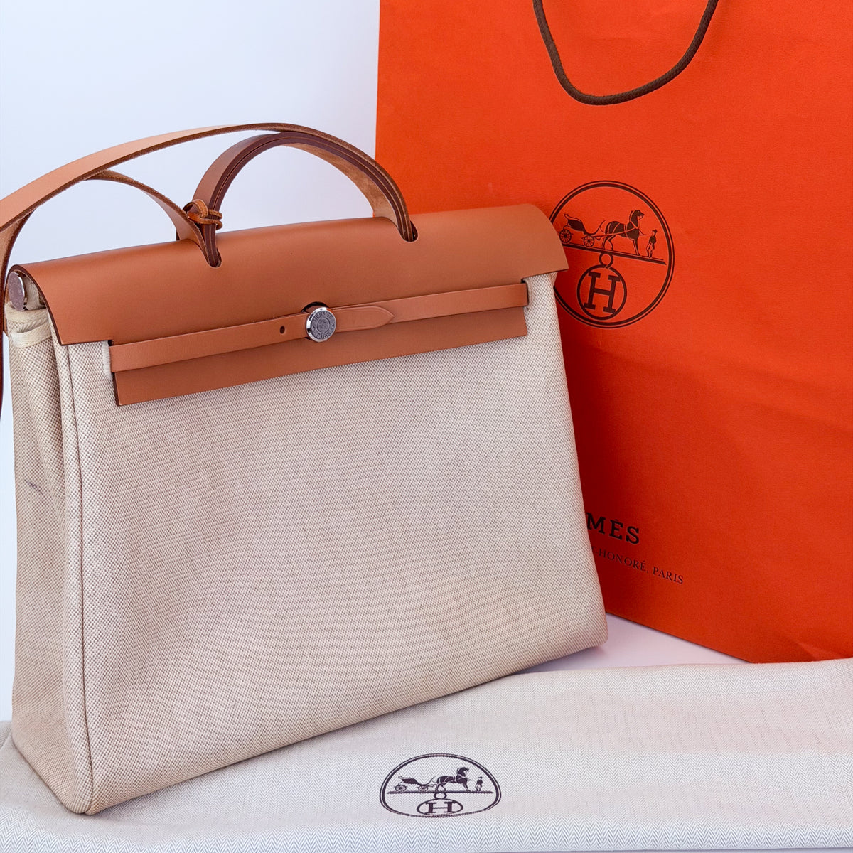 Hermès Écru Toile H & Natural Vache Hunter Herbag Messenger 39 (RRP £3,400) | Authentic Preloved