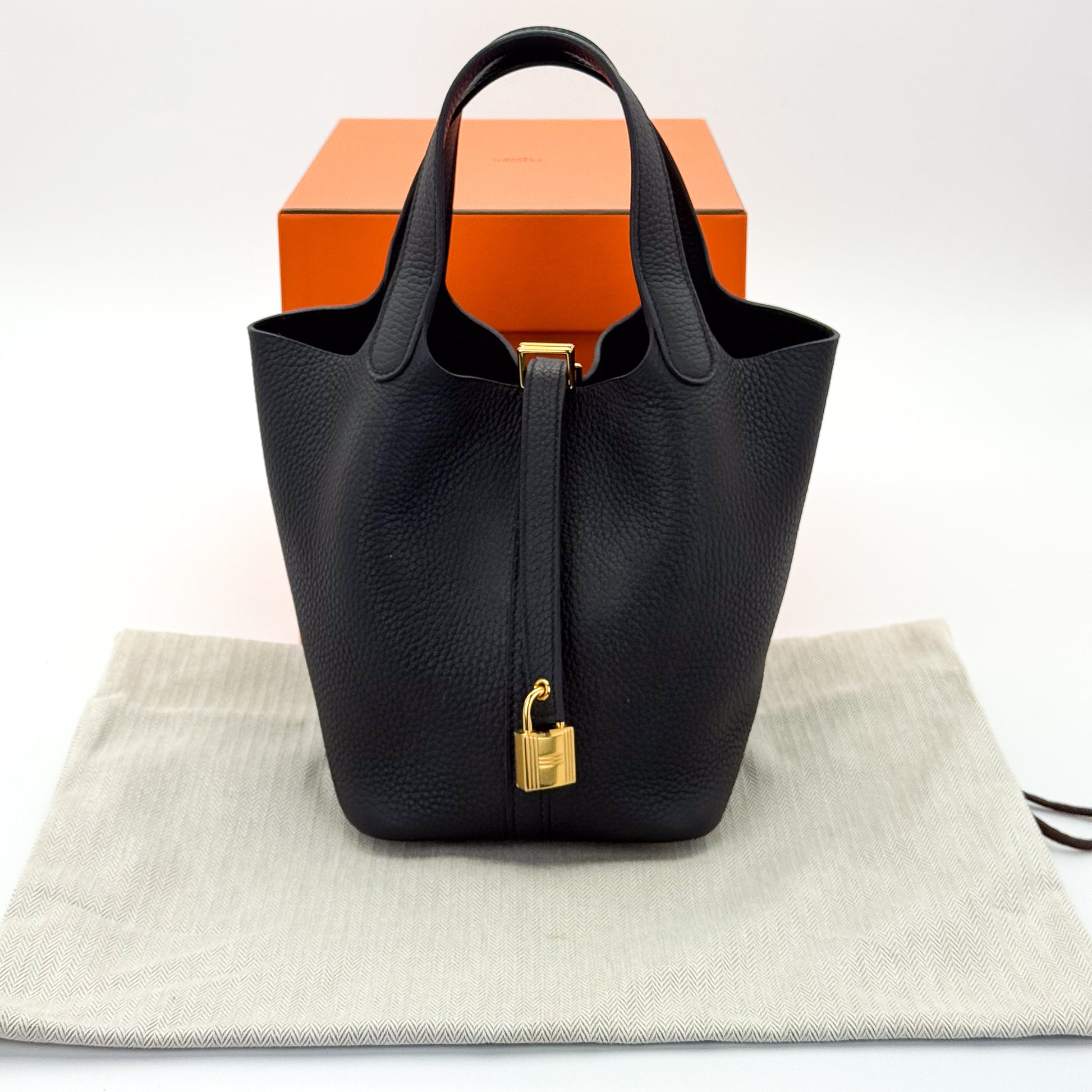 Full Set View of Hermes Picoin 18 Lock in Noir Clemence Leather with gold tone hardware, with dustbag and orange Hermes box