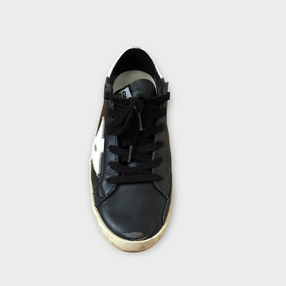 Golden Goose Superstar Trainers - size 35