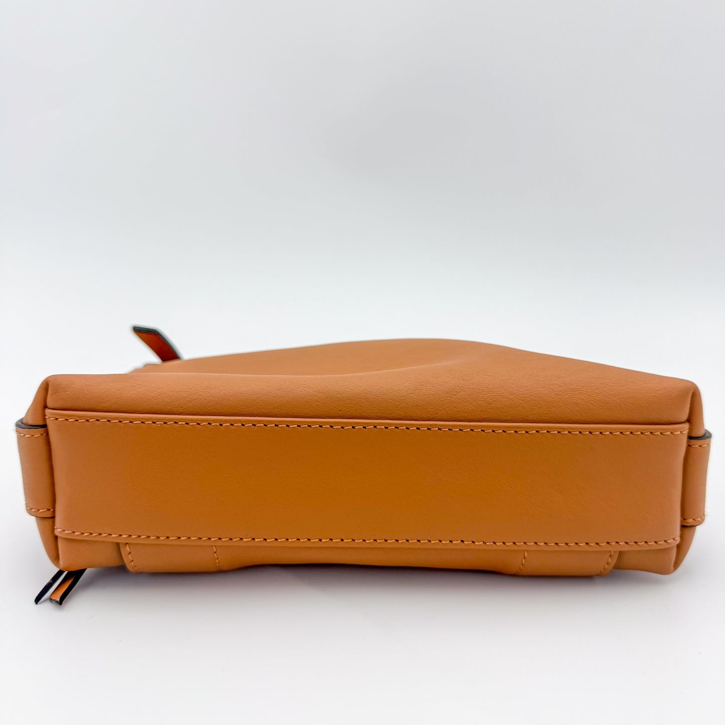 Longchamp-Leather-Crossbody-Handbag-Preloved-Luxury-London-Bottom