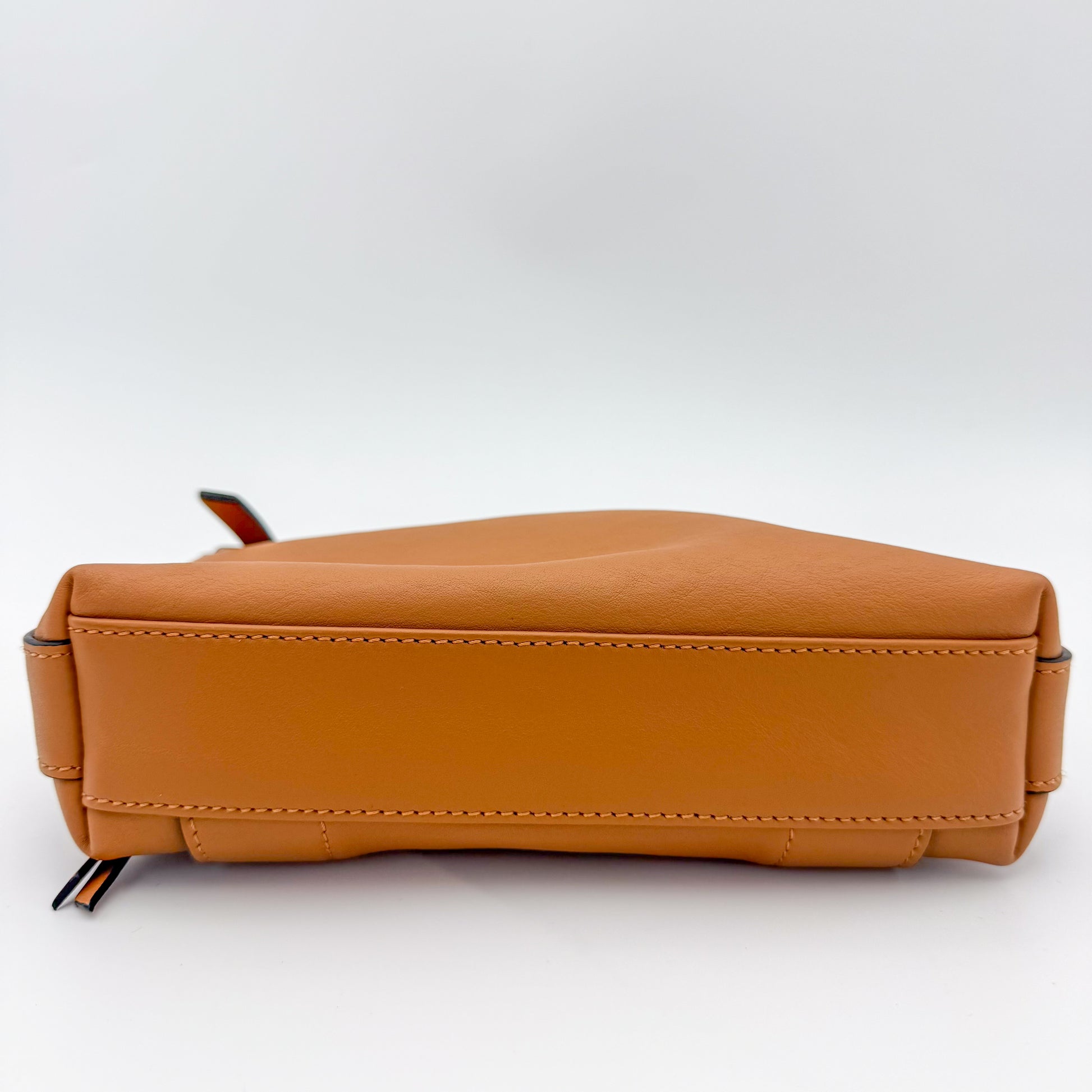 Longchamp-Leather-Crossbody-Handbag-Preloved-Luxury-London-Bottom