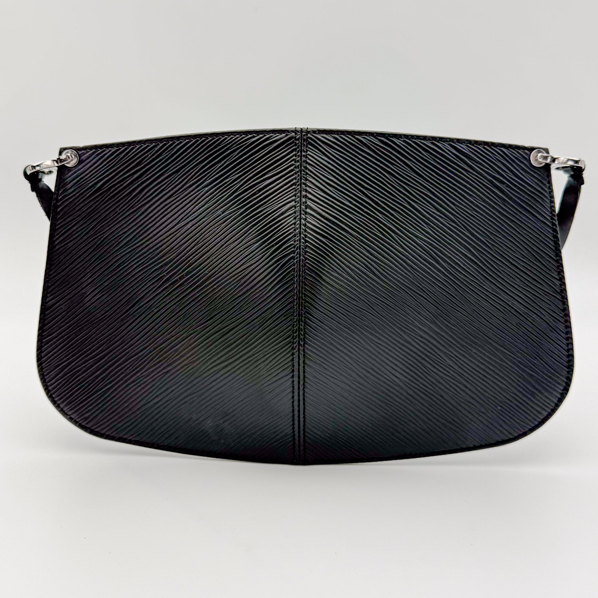 Louis-Vuitton-Epi-Demi-Lune-Pochette-Preloved-Luxury-Back