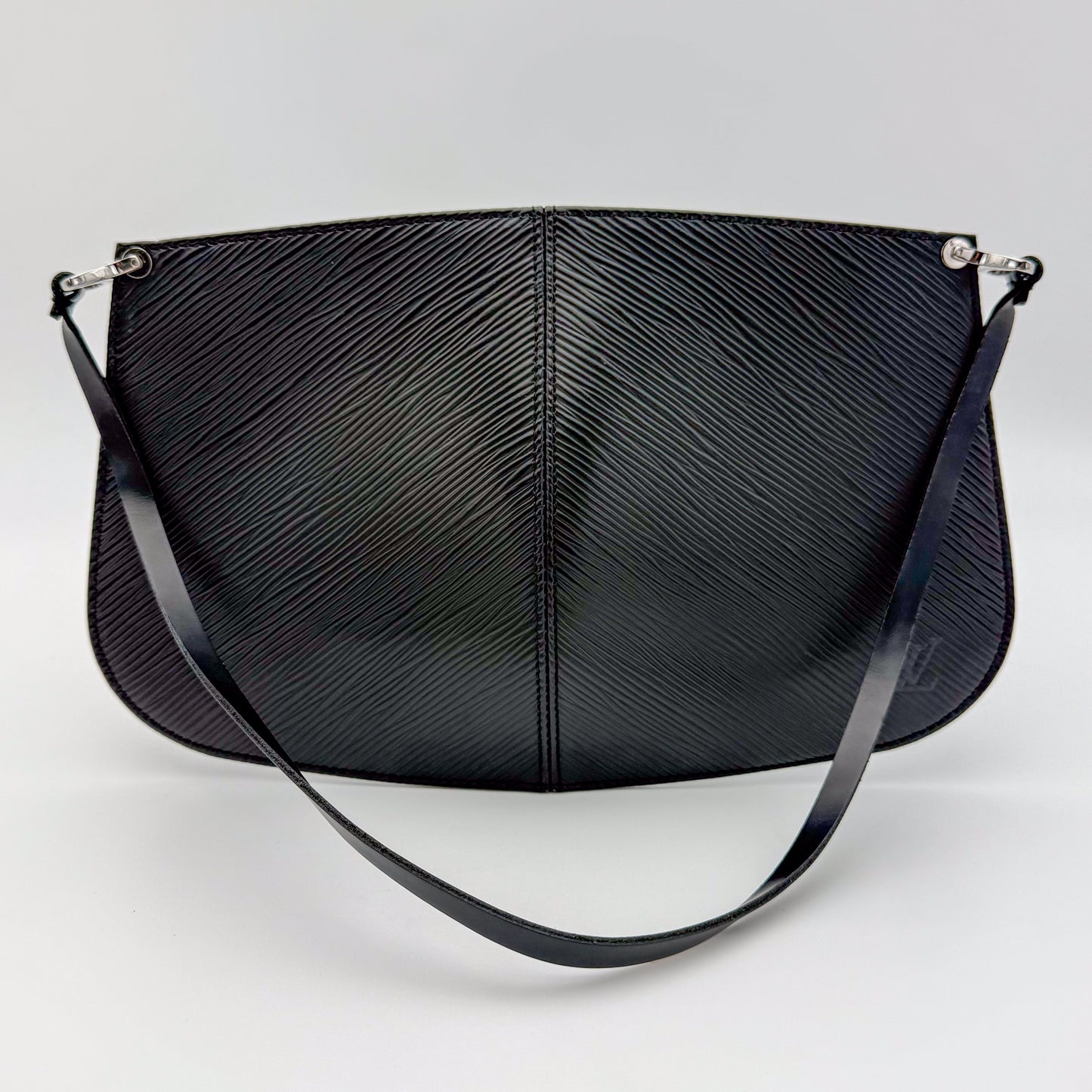 Louis-Vuitton-Epi-Demi-Lune-Pochette-Preloved-Luxury-Front2