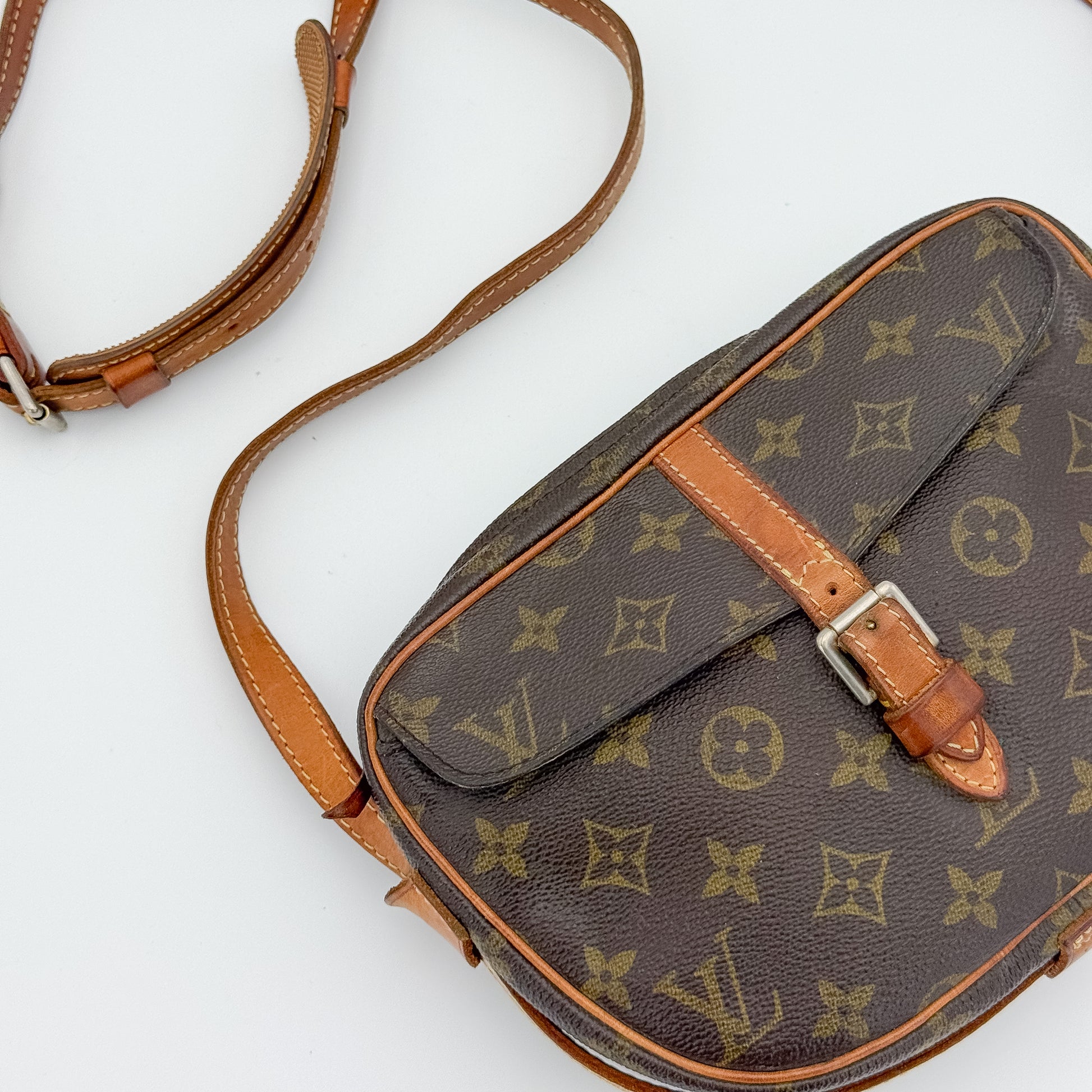 Vintage Louis Vuitton Jeune Fille PM monogram canvas bag base vachetta trim top view