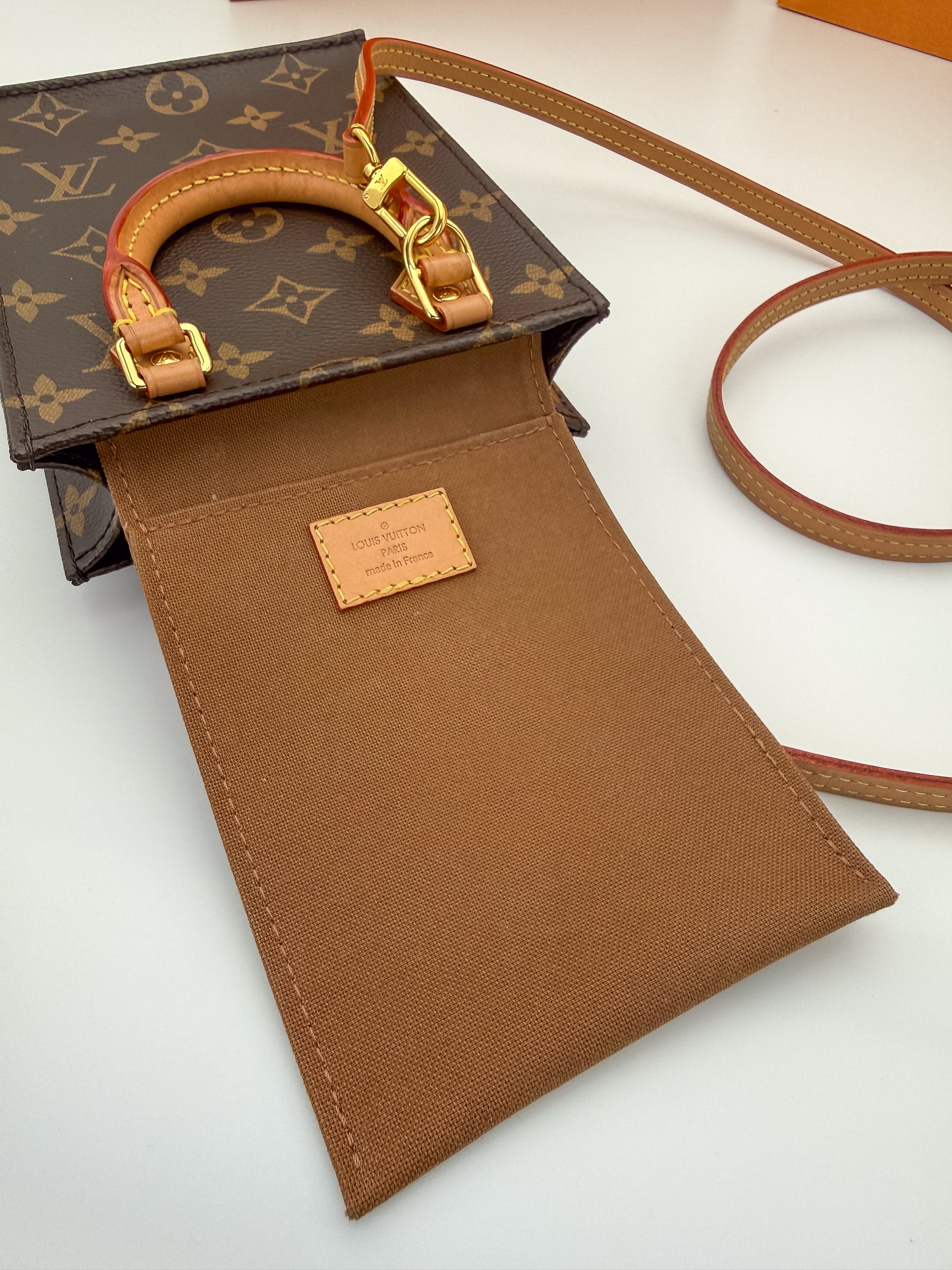 Louis Vuitton Petit Sac Plat