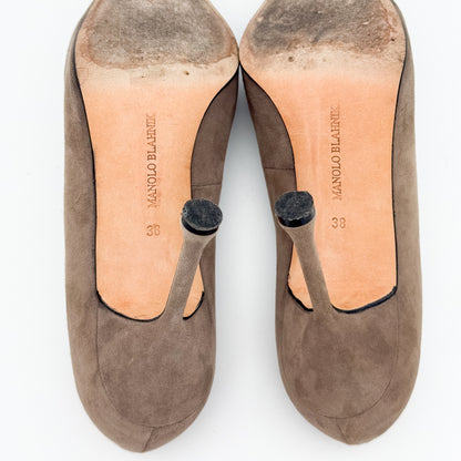 Manolo Blahnik Arletti Suede Pumps - Size 38
