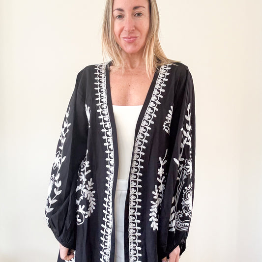 Pranella Embroidered Kimono - O/S