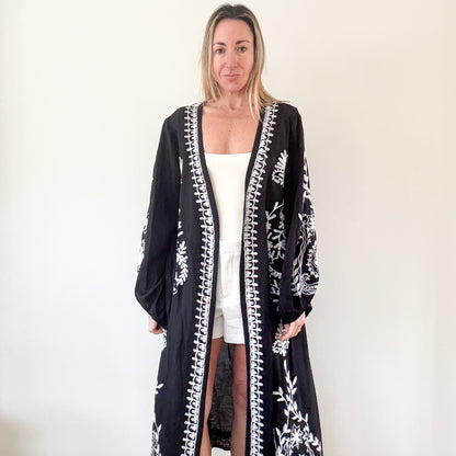 Pranella Embroidered Kimono - O/S