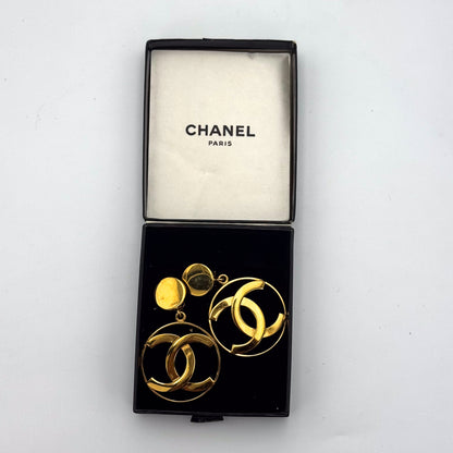 Rare 1980s Vintage Chanel Interlocking CC Clip Earrings
