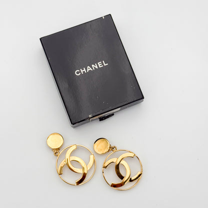 Rare 1980s Vintage Chanel Interlocking CC Clip Earrings