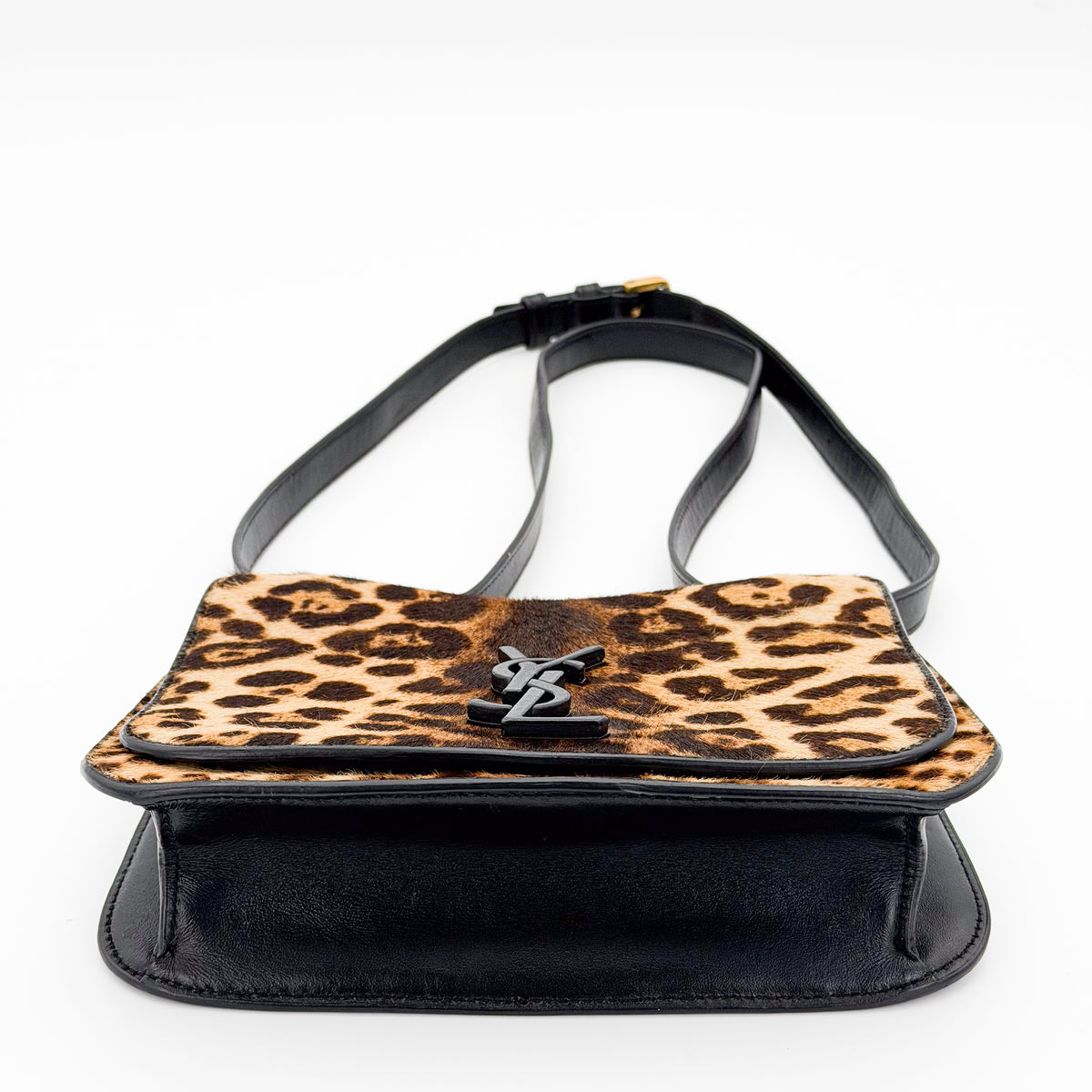 Saint Laurent Spontini bag, base flat