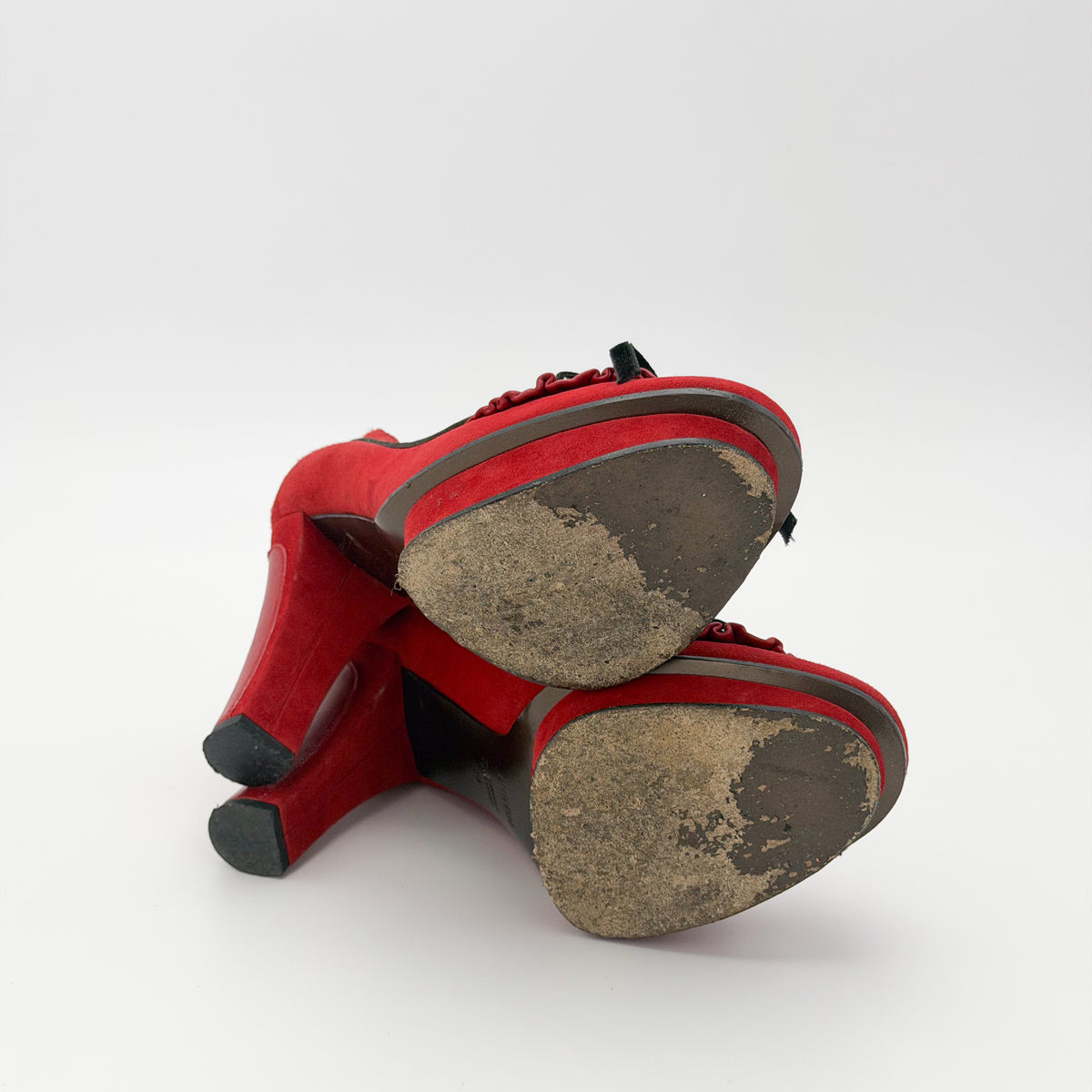 Fendi Red Suede Fendista Platform Pumps - sole and platform detail